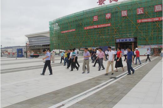 喜迎十九大，身邊看變化——我市干部賢內(nèi)助、鄉(xiāng)鎮(zhèn)街道負(fù)責(zé)人參觀高鐵商務(wù)區(qū)