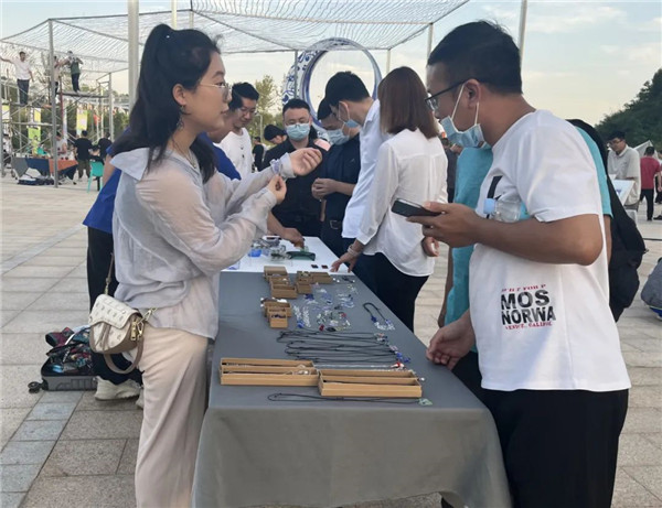 興商貿(mào) 促消費(fèi) 惠民生！景德鎮(zhèn)這里的夜市很火爆！