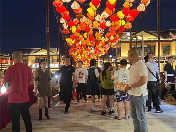 興商貿(mào) 促消費(fèi) 惠民生！景德鎮(zhèn)這里的夜市很火爆！